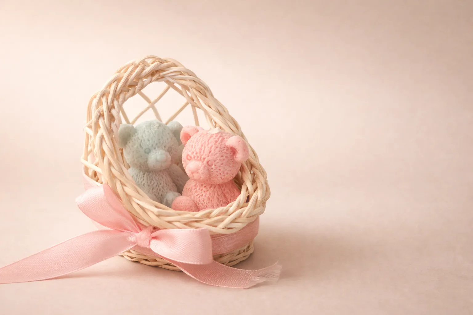 Teddy Candles basket product photography